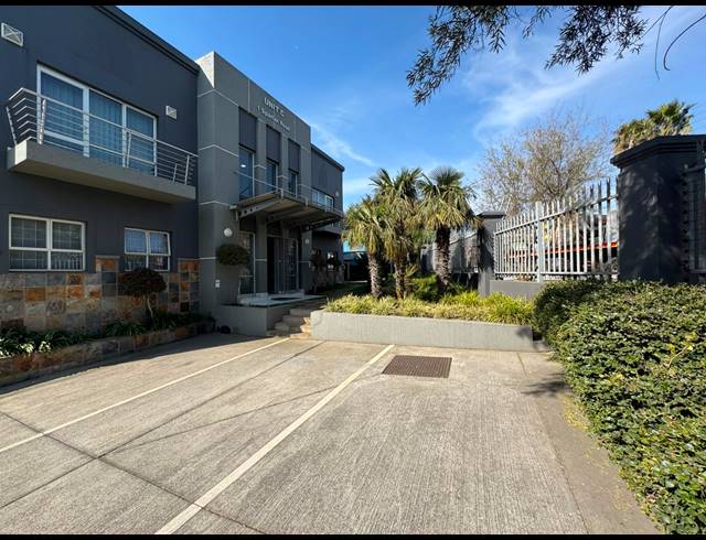 1,551M² WAREHOUSE TO LET IN SPARTAN